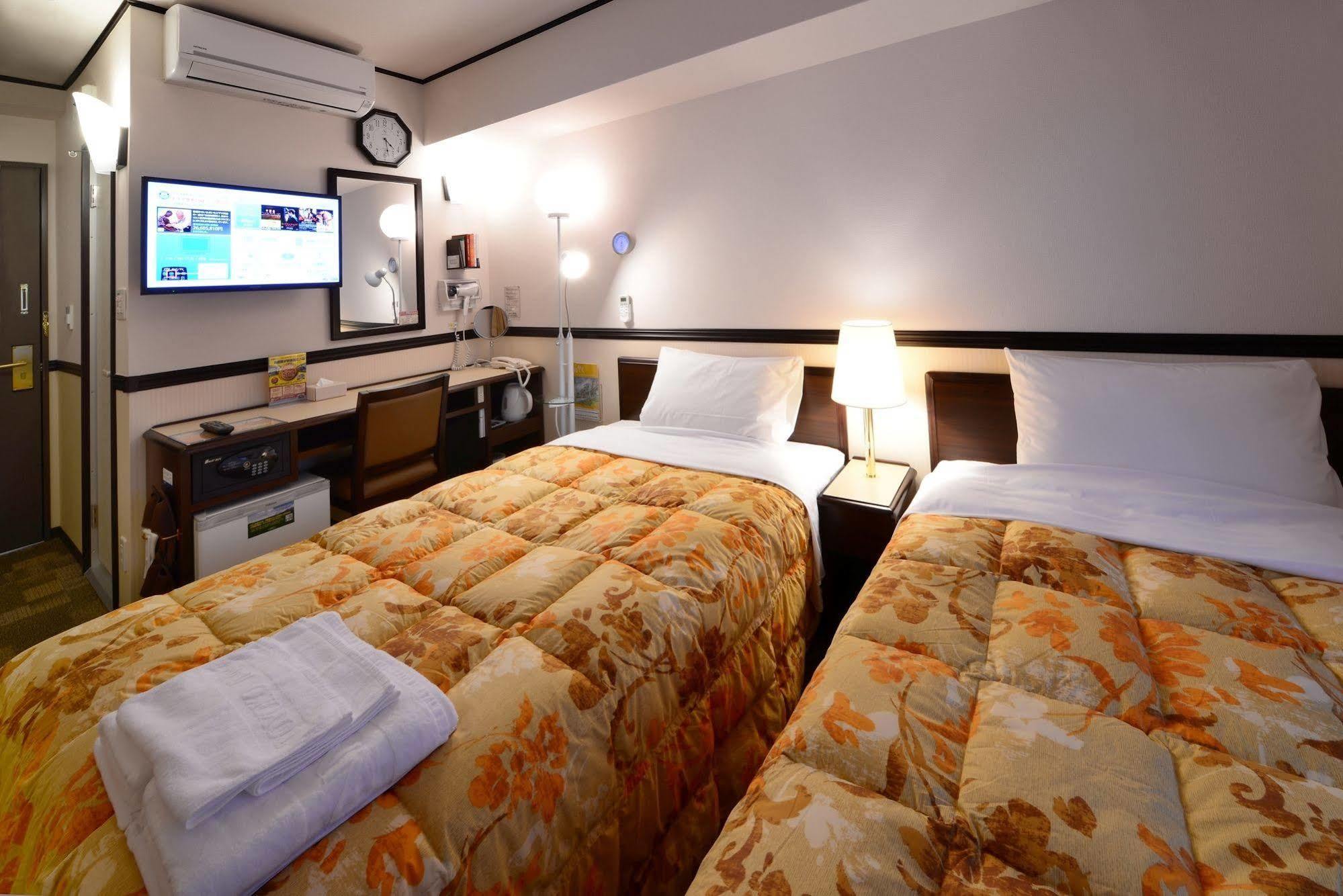 Toyoko Inn Fukushima-Eki Higashi-Guchi No 2 Fukushima  Zewnętrze zdjęcie